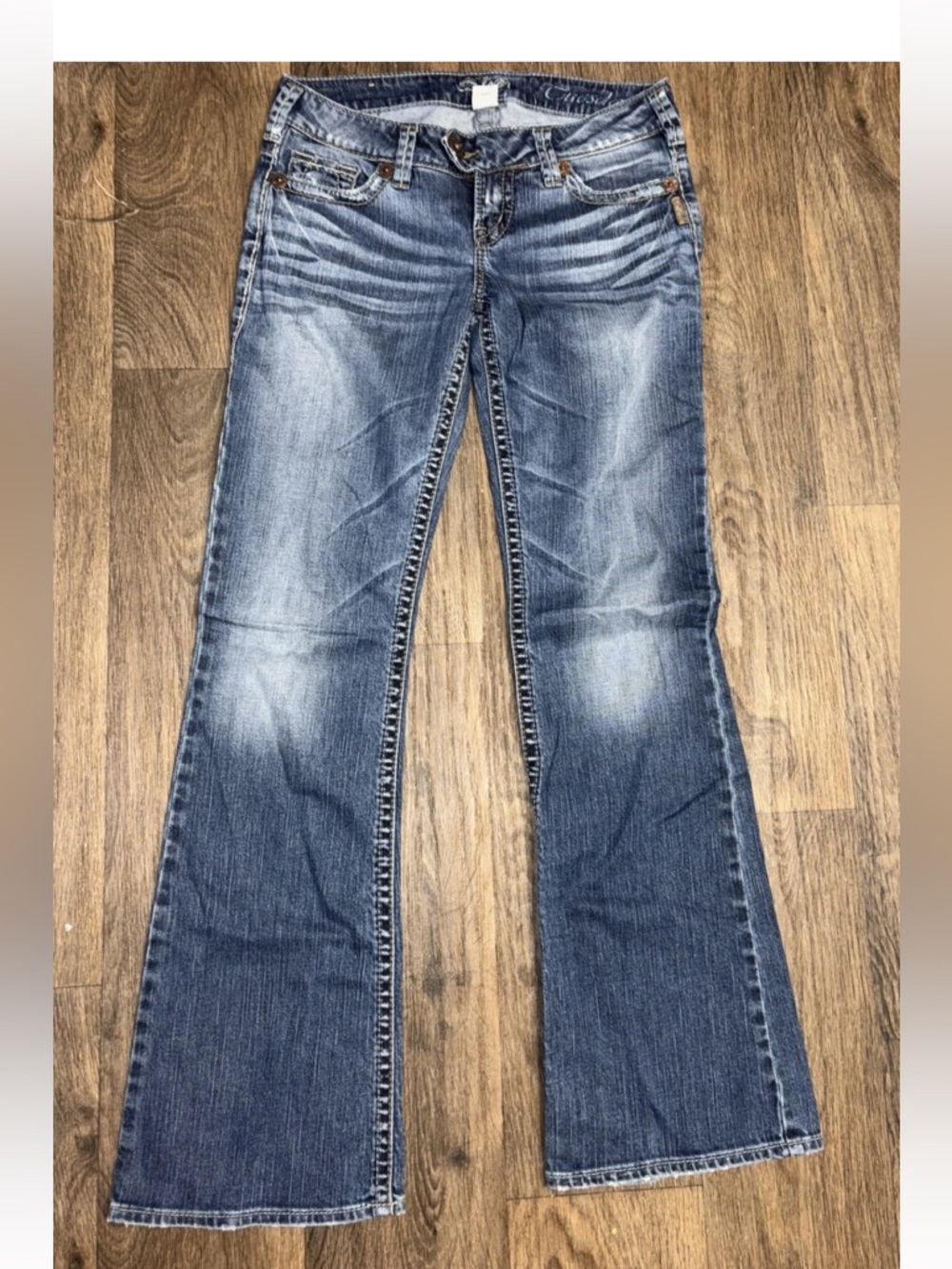 Silver Jeans Tuesday Women's Faded Bootcut flare jeans Size 28x33